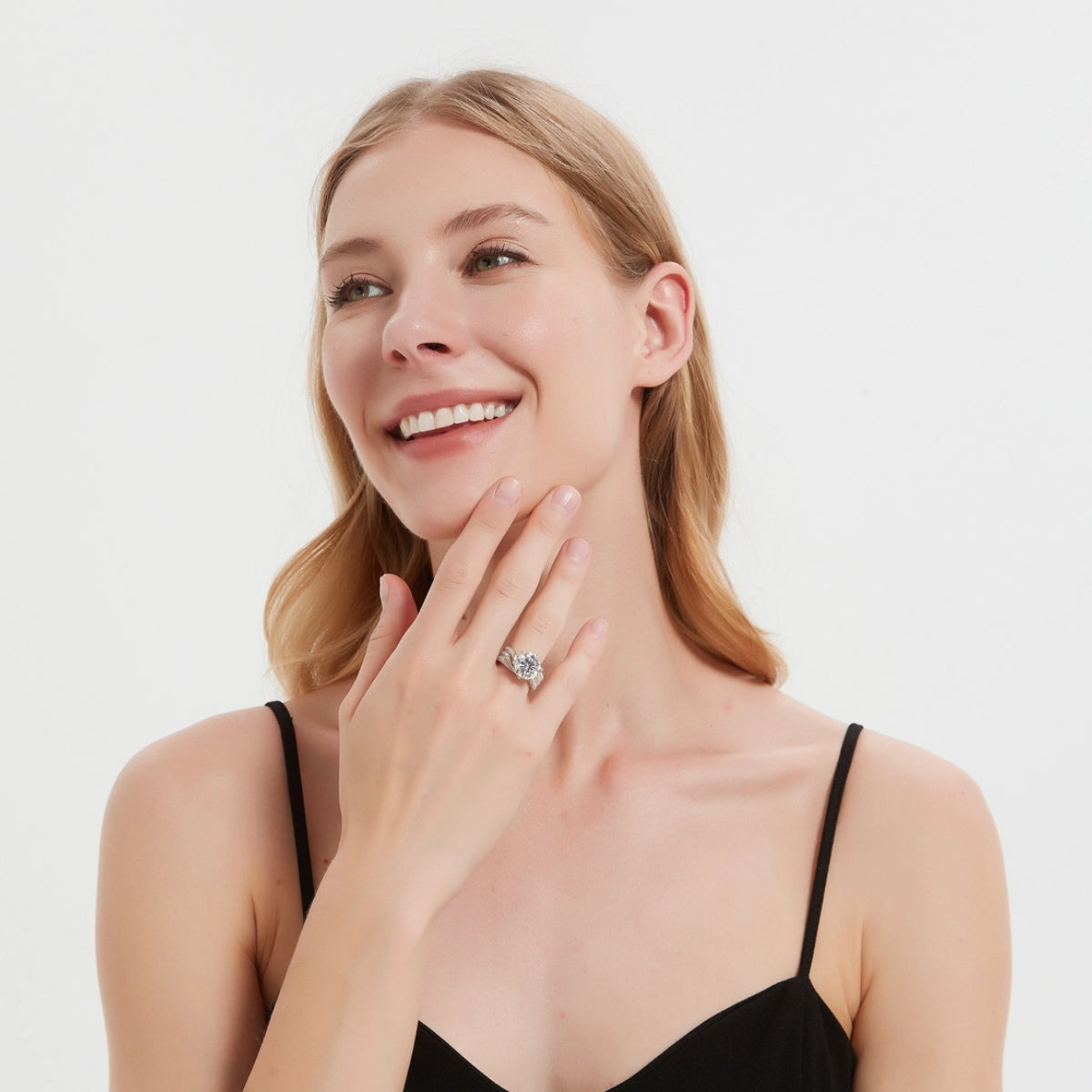 🔥Hot Sale💎S925 Luxury Moissanite Ring🎉