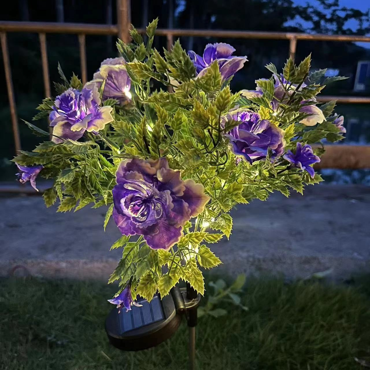 🔥Hot Sale-49% OFF🔥Carnation Solar Lights🎉