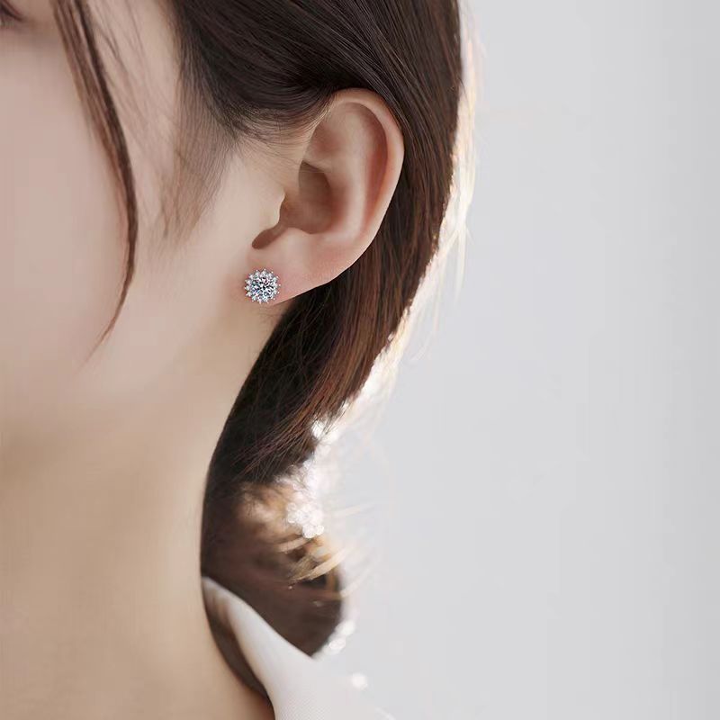 🔥Hot Sale🌻Sunflower Moissanite Earrings💎