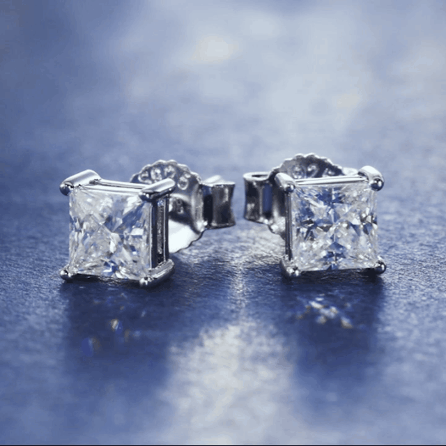 🔥Hot Sale🎁Princess Cut Moissanite Stud Earrings💎